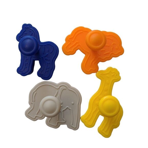 ANIMAL CRACKER Cookie Cutters Set of Four Press Pin NWOT - Picture 7 of 7